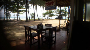 Гостиница Tony Home and Restaurant  Карон